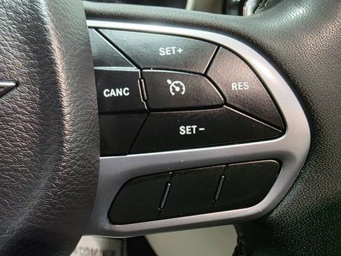 Used 2022 Chrysler Voyager LX image 6