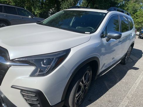 Used 2023 Subaru Ascent Touring image 2