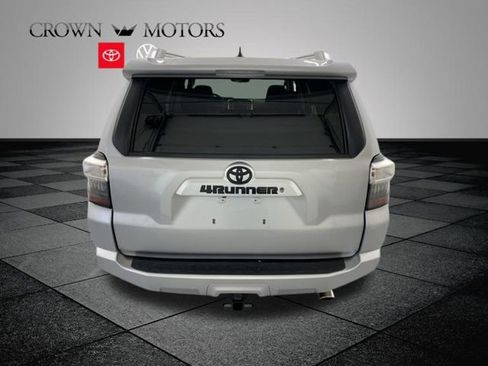 Used 2018 Toyota 4Runner SR5 image 5