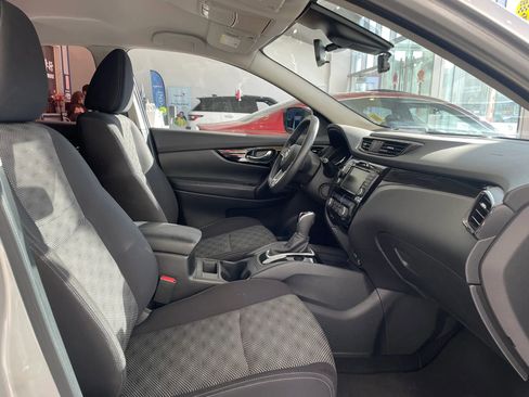 Used 2020 Nissan Rogue Sport SV AWD/4WD image 25