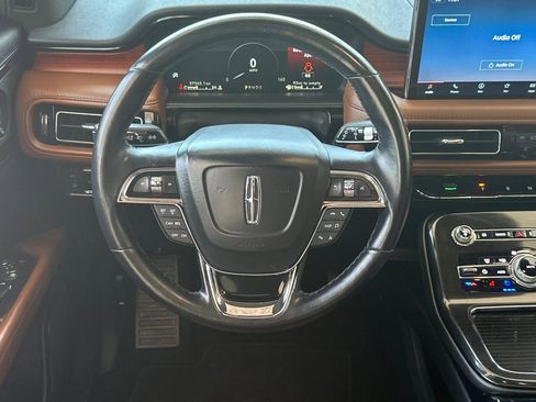 Certified 2022 Lincoln Nautilus Reserve w/ Luxury Package FWD image 13