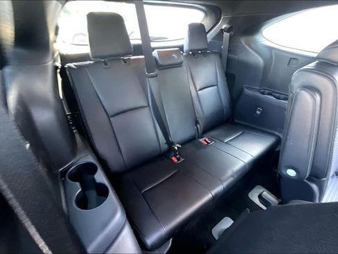 Used 2023 Toyota Highlander XSE FWD image 25