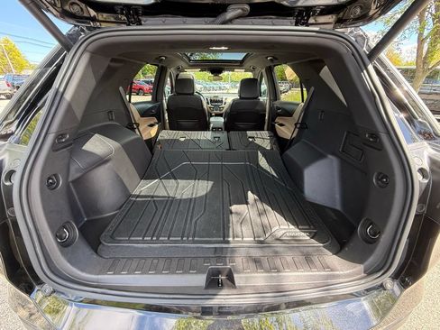 Used 2024 Chevrolet Equinox Premier AWD/4WD image 30
