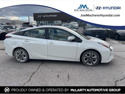 Used 2017 Toyota Prius Three Touring image 5