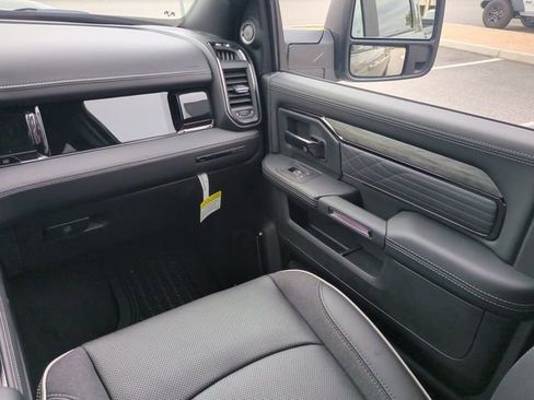New 2026 RAM 2500 Limited AWD/4WD image 17
