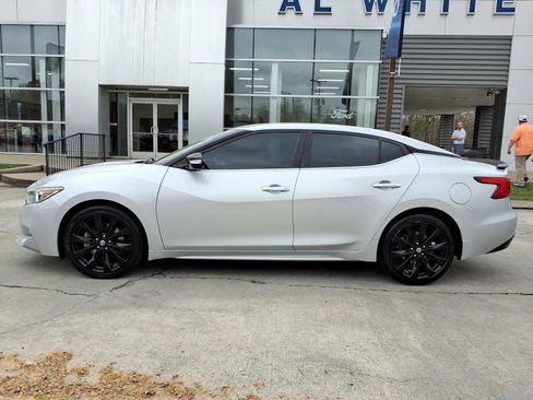 Used 2017 Nissan Maxima SR w/ Midnight Edition image 2