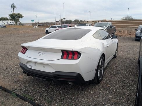 Used 2024 Ford Mustang Coupe image 4