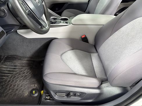 Used 2023 Toyota Camry LE AWD/4WD image 12