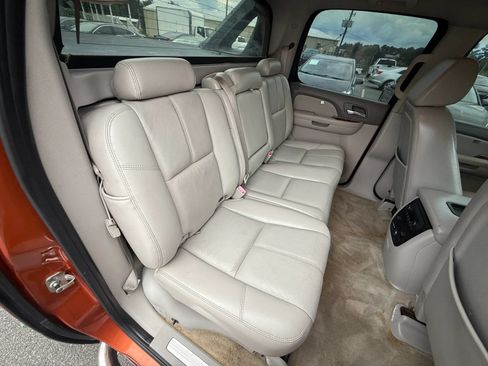 Used 2007 Chevrolet Avalanche LTZ w/ LTZ Preferred Equipment Group RWD image 22