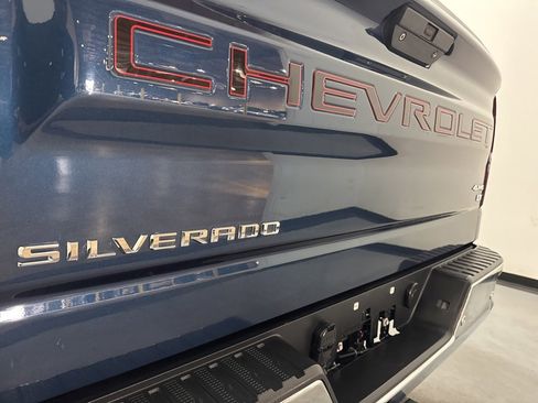 Used 2019 Chevrolet Silverado 1500 LT w/ All-Star Edition image 13