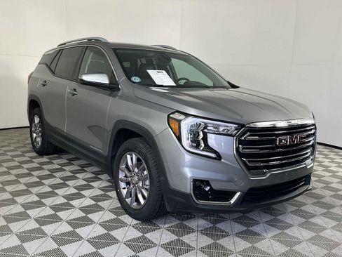 Used 2024 GMC Terrain SLT image 1