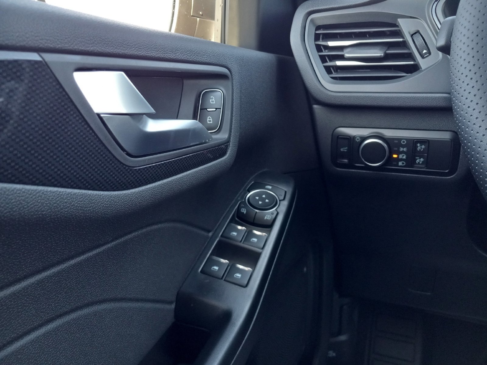 Used 2026 Ford Escape ST-Line w/ Tech Pack #1 FWD image 24