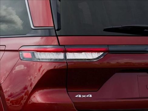 New 2026 Jeep Grand Cherokee Limited AWD/4WD image 9