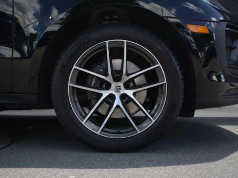 Certified 2026 Porsche Macan AWD/4WD image 41