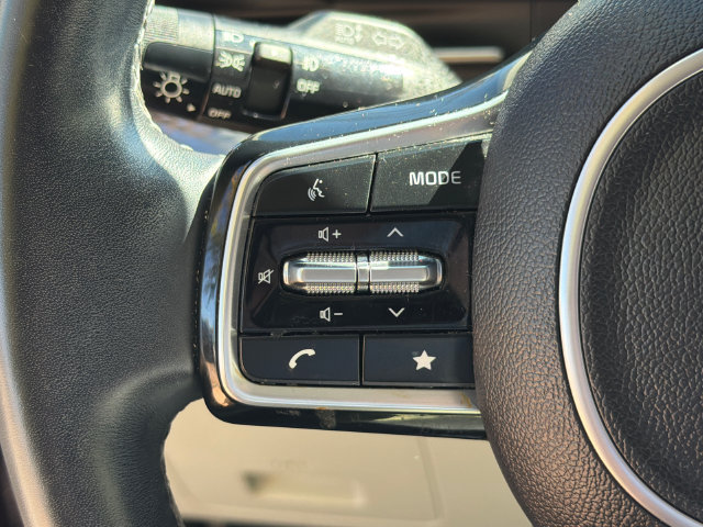 Used 2023 Kia Carnival SX Prestige FWD image 24