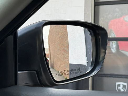 Used 2017 Nissan Rogue SV w/ Sun & Sound Touring Package image 43