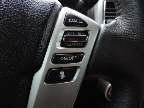 Used 2021 Nissan Titan SV w/ SV Convenience Package image 29