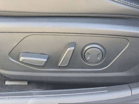 Used 2021 Hyundai Elantra Limited image 23