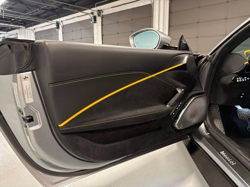 Used 2021 Ferrari Roma RWD image 15