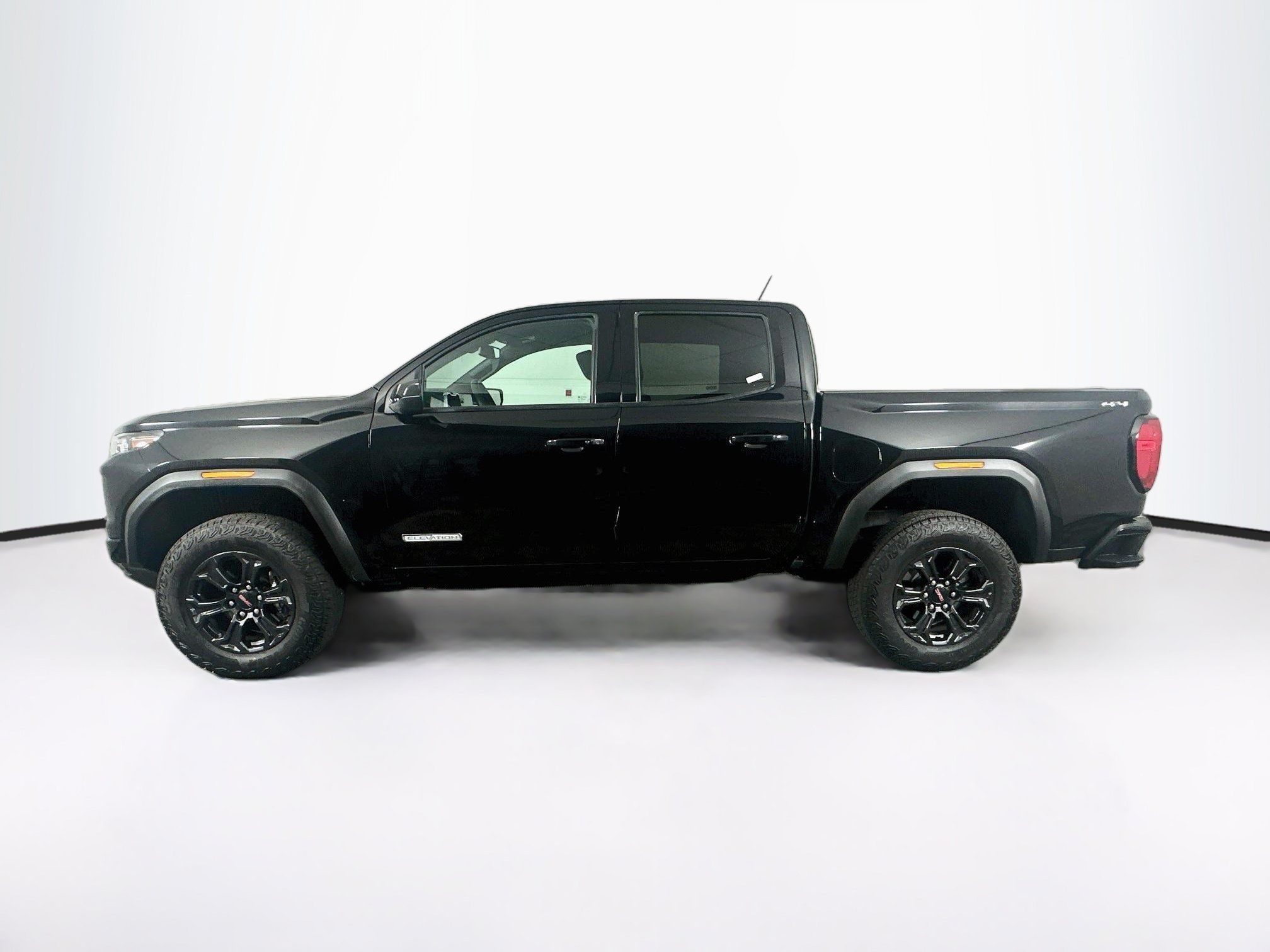 Used 2025 GMC Canyon Elevation w/ Convenience Package AWD/4WD image 4