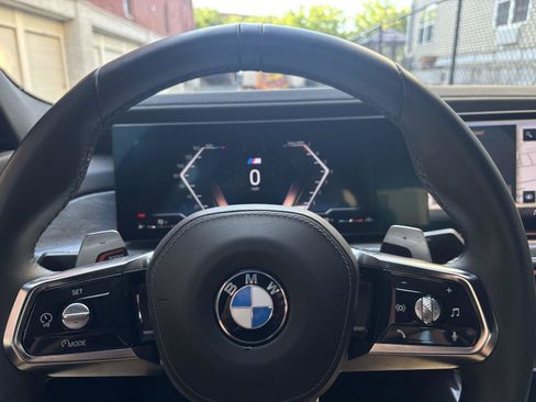 Used 2023 BMW 760i xDrive w/ Luxury Rear Seating Package AWD/4WD image 15