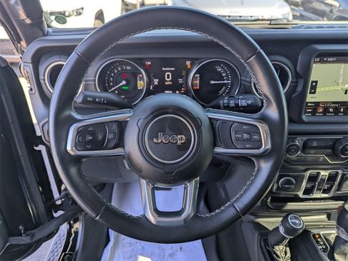 Used 2022 Jeep Wrangler Unlimited Sahara image 26