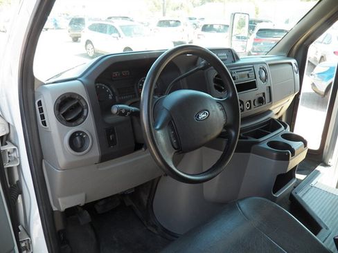 Used 2011 Ford E-350 and Econoline 350 Super Duty w/ Shuttle Bus Prep Pkg RWD image 5