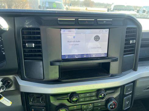 Used 2024 Ford F250 XL w/ XL Chrome Package image 11