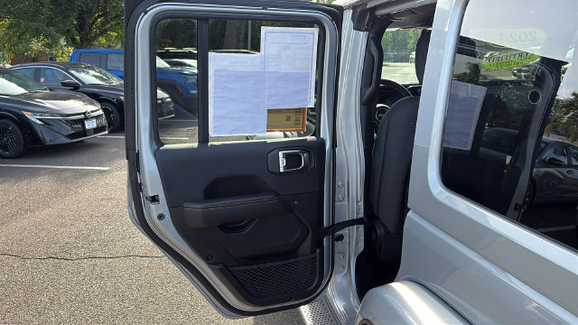 Used 2024 Jeep Wrangler Unlimited Sahara w/ Safety Group AWD/4WD image 19