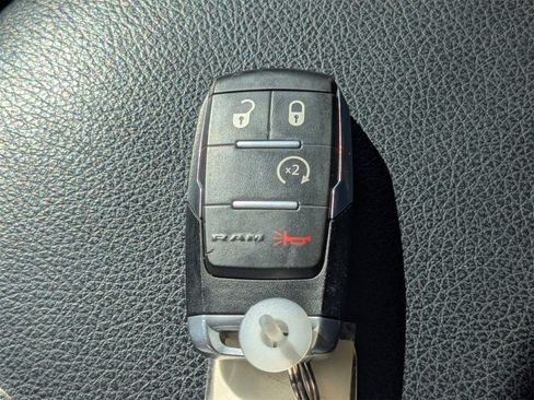 Used 2019 RAM 3500 Big Horn image 32