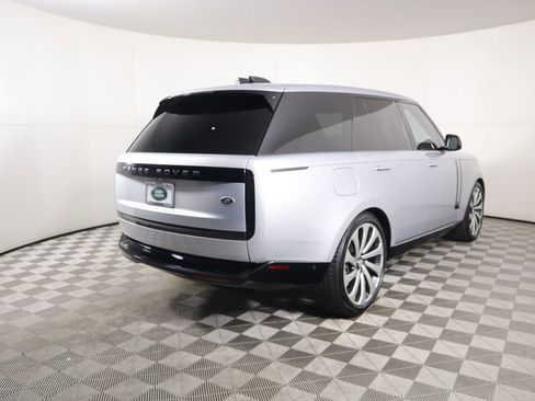 Used 2023 Land Rover Range Rover SE image 5