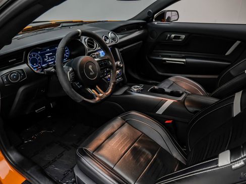 Used 2021 Ford Mustang Shelby GT500 w/ Technology Package image 2