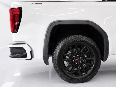 Used 2025 GMC Sierra 1500 Elevation w/ Elevation Premium Package AWD/4WD image 9