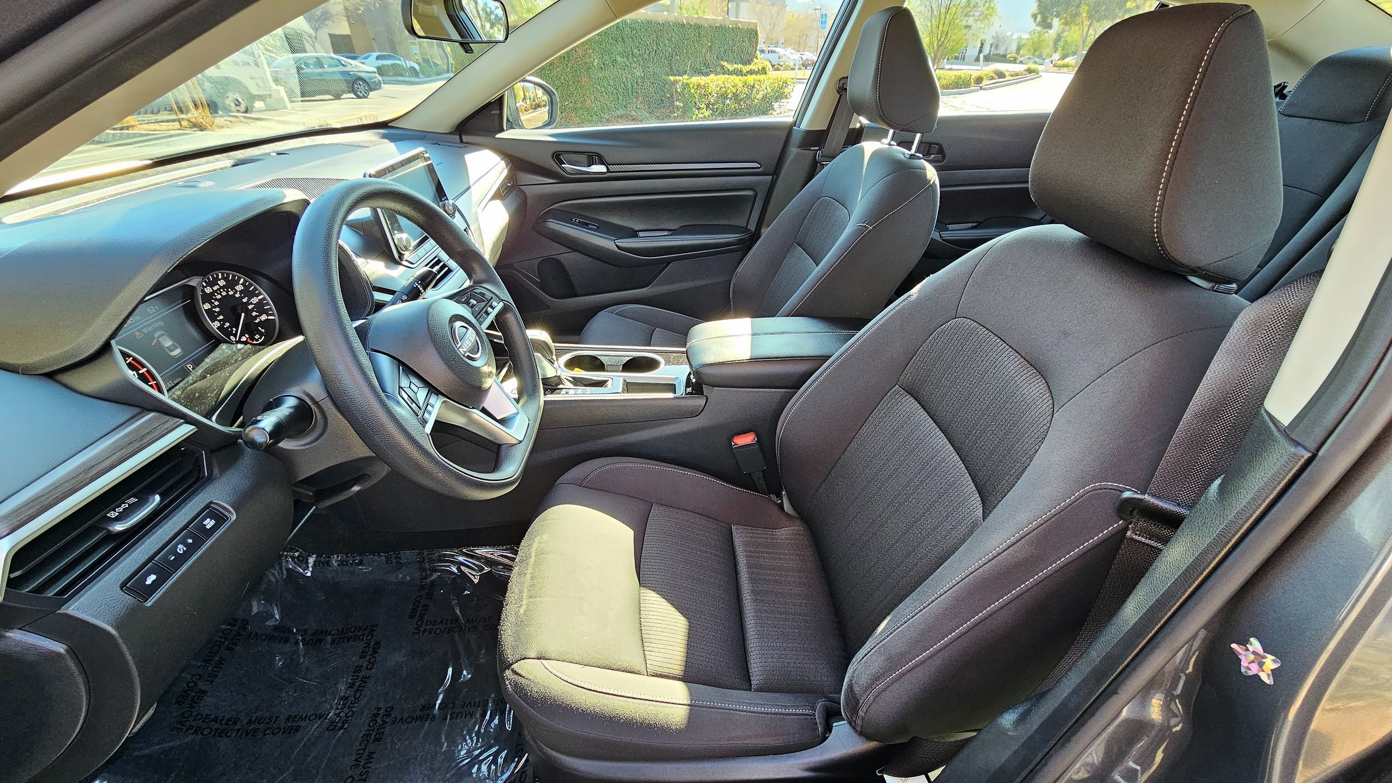 Used 2024 Nissan Altima 2.5 SV FWD image 14