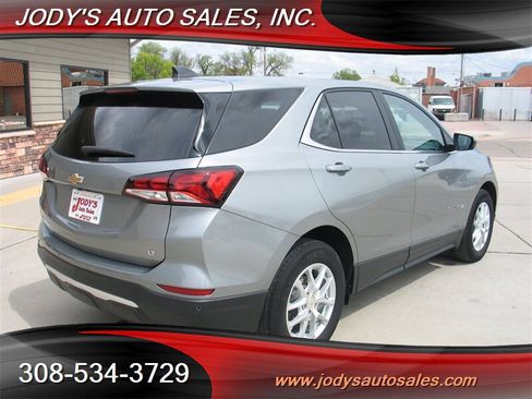 Used 2023 Chevrolet Equinox LT image 37