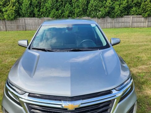 Used 2023 Chevrolet Equinox LT AWD/4WD image 2