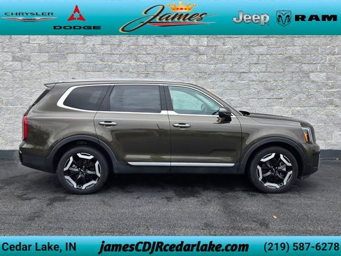 Used 2025 Kia Telluride S AWD/4WD image 6
