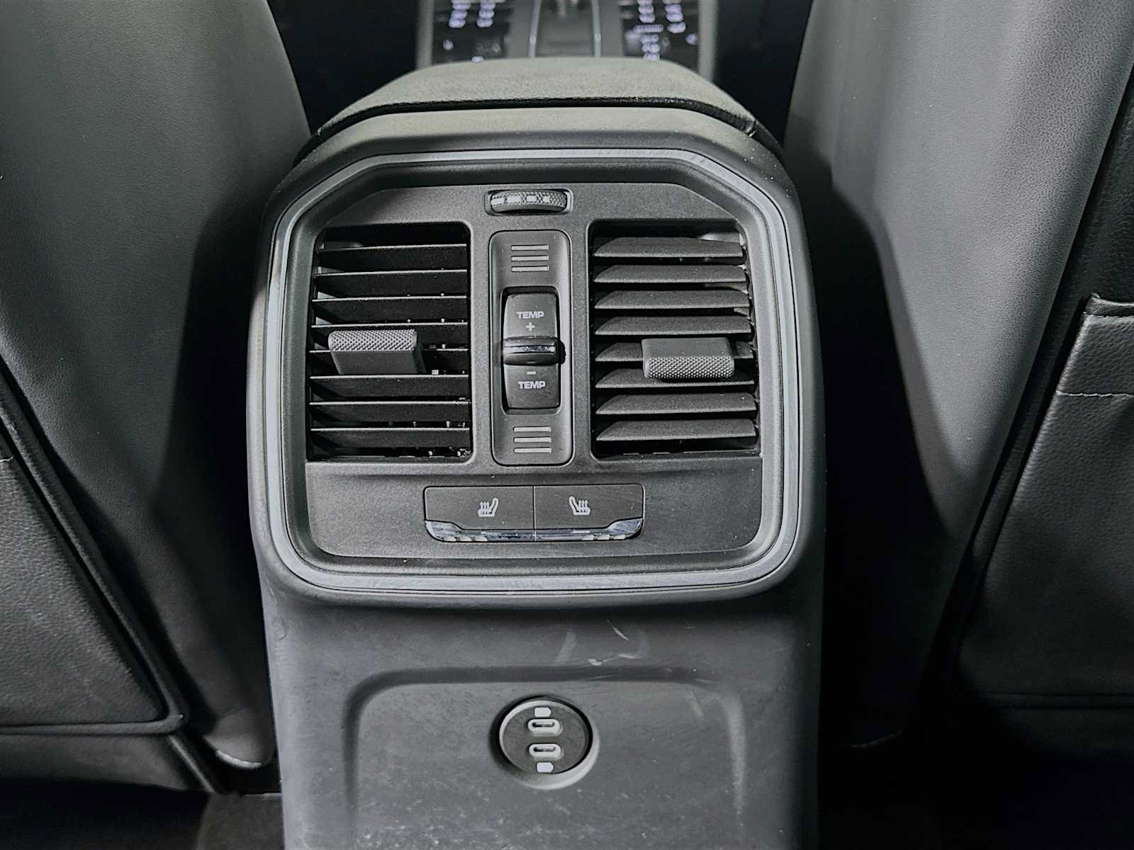 Certified 2026 Porsche Macan AWD/4WD image 26