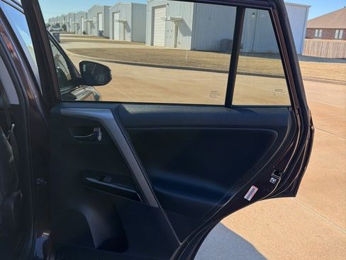 Used 2018 Toyota RAV4 Limited image 35