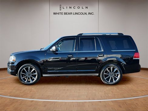 Used 2016 Lincoln Navigator Reserve image 8