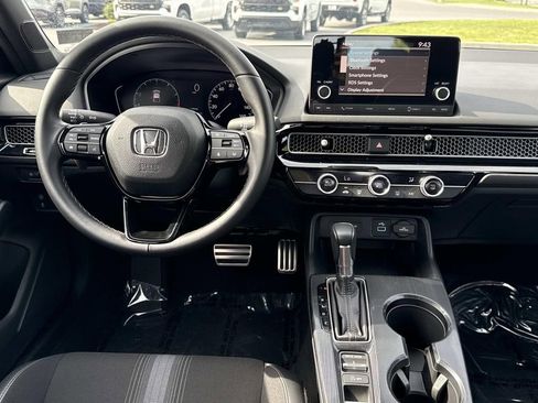 Used 2023 Honda Civic Sport image 3