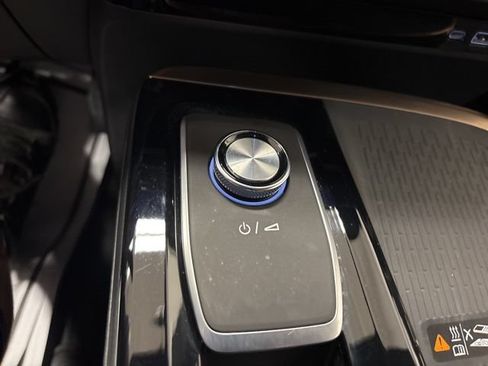 Used 2025 Buick Enclave Avenir AWD/4WD image 30