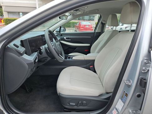 Used 2025 Hyundai Sonata SEL FWD image 11