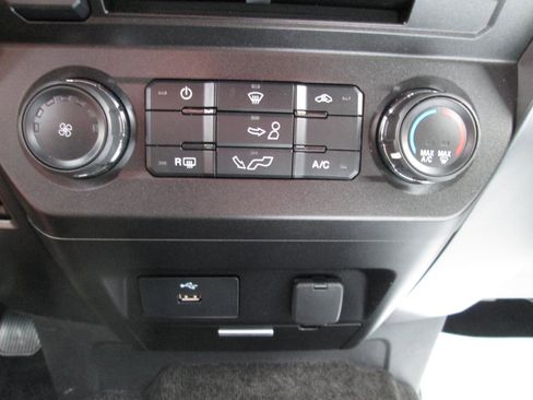 Used 2018 Ford F150 XLT w/ Equipment Group 301A Mid RWD image 37