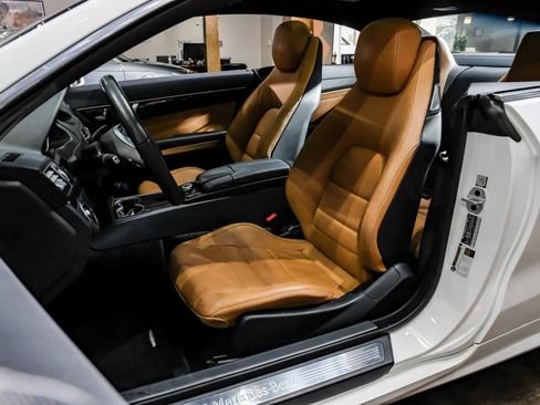 Used 2017 Mercedes-Benz E 400 4MATIC Coupe image 32