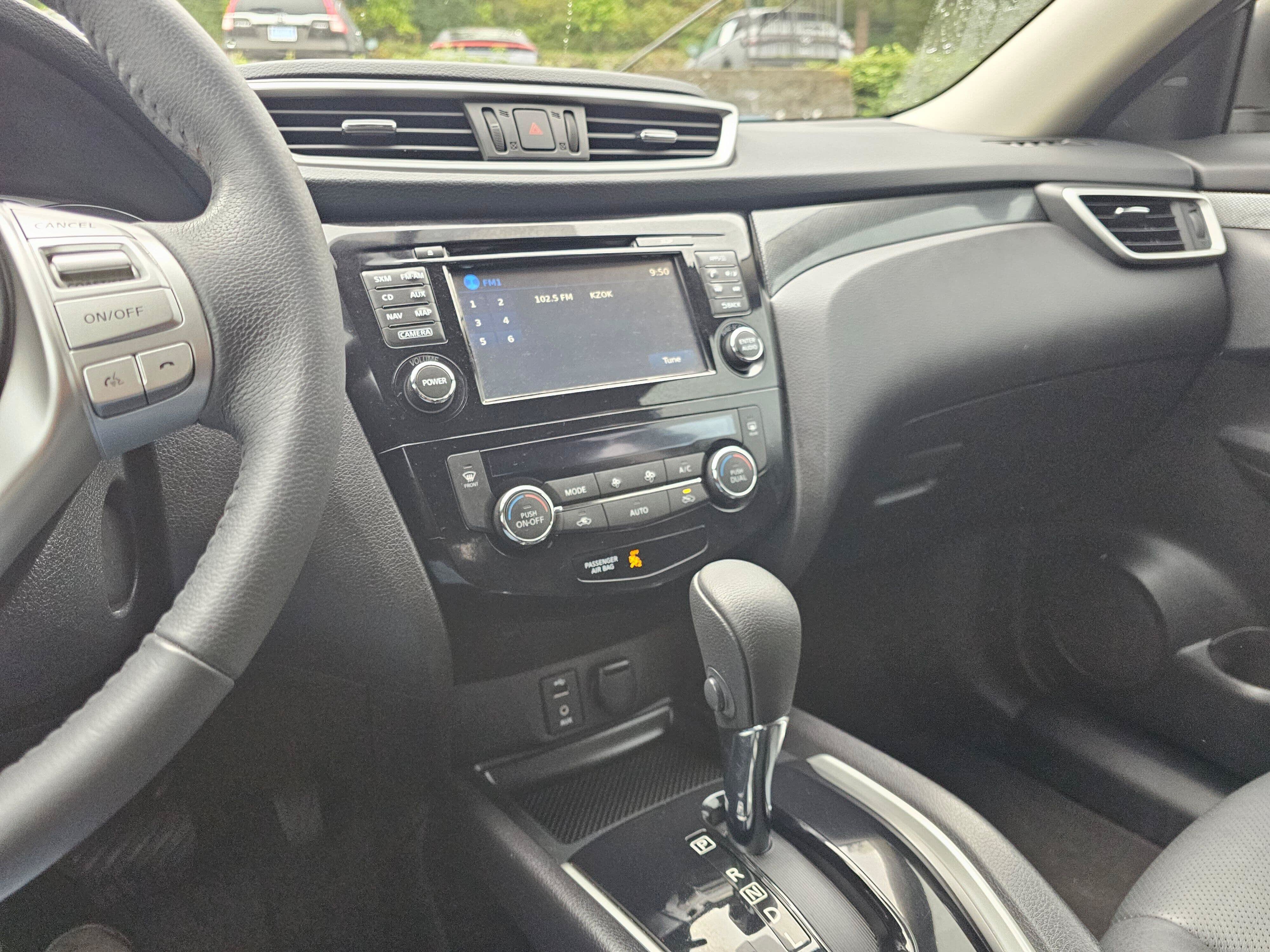 Used 2015 Nissan Rogue SL w/ SL Premium Package AWD/4WD image 30