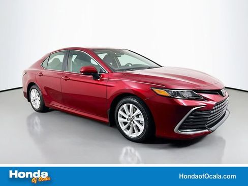 Used 2022 Toyota Camry LE image 1