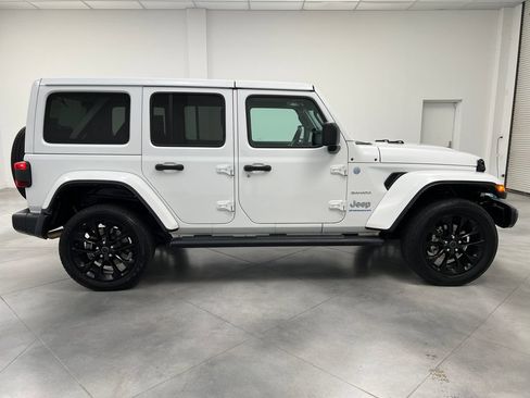 Used 2024 Jeep Wrangler Unlimited Sahara AWD/4WD image 10