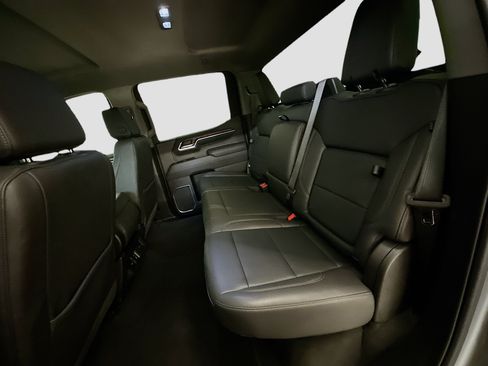 Used 2025 GMC Sierra 1500 SLT AWD/4WD image 29
