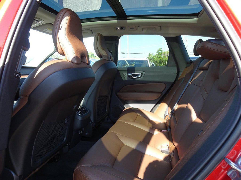 Used 2019 Volvo XC60 T6 Inscription w/ Protection Package Premier AWD/4WD image 16